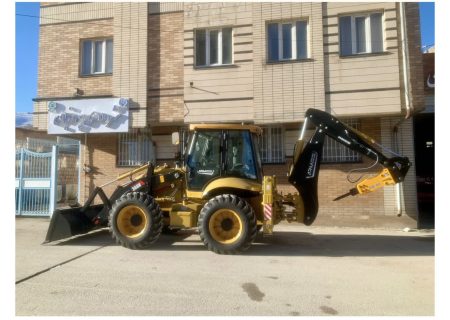 افزوده شدن یک دستگاه بکهو لودر مجهز به جدیدترین تکنولوژی به ناوگان شهرداری پردنجان